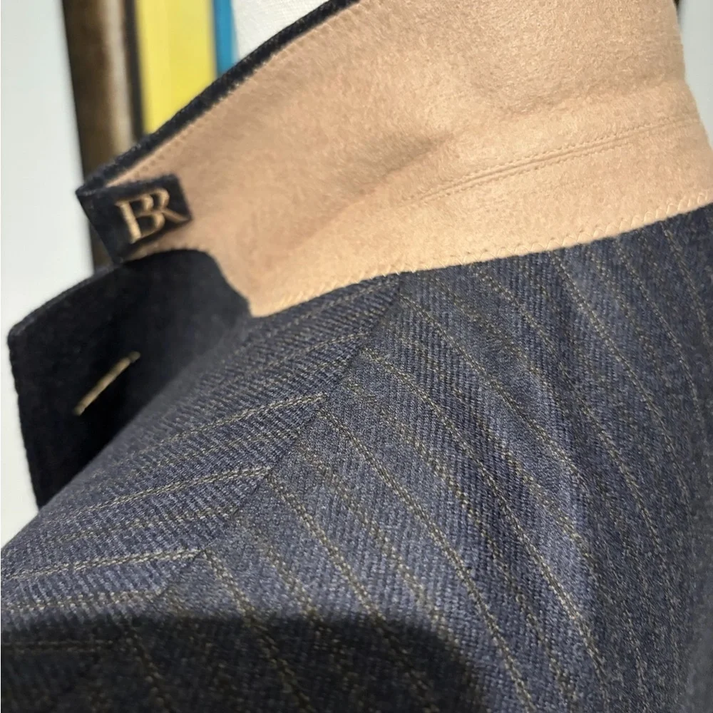 Elegant Charcoal Grey Banana Republic Luxury Suit 100% Wool